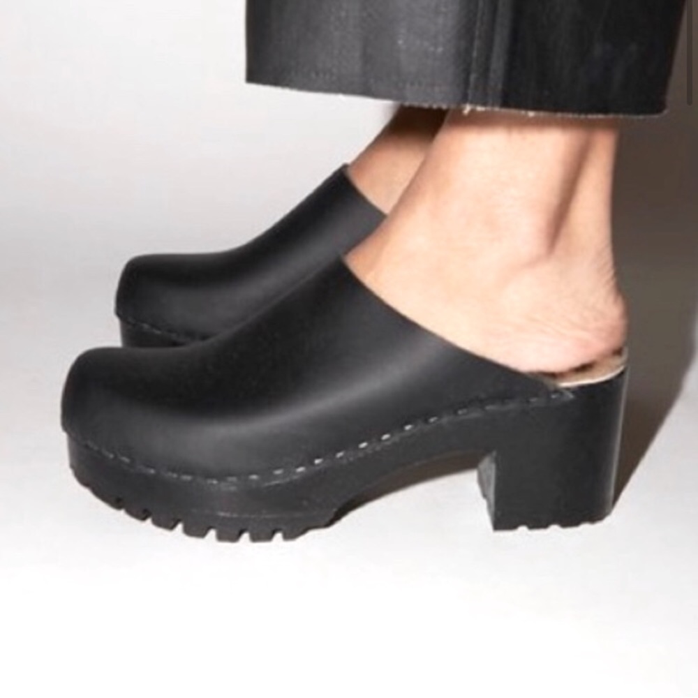 ISO No. 6 Clogs